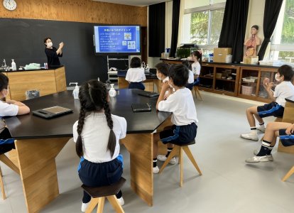 飛沫感染や接触感染などの感染ルートや予防方法を学びました。