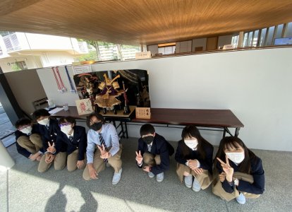 悪戦苦闘しながらも、飾りつけを最後まで行うことができました。