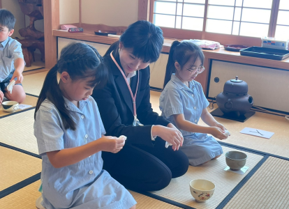 お茶とお菓子
