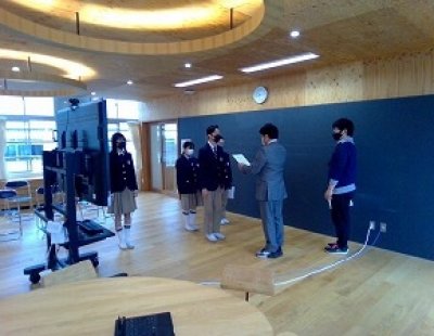 令和4年度1学期学級委員、運動会実行委員の任命式、生徒集会を行いました。