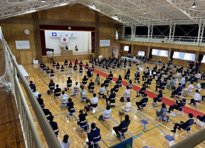 今年は、小学生３５名、中学生１６名、計５１名の新入生を迎えました。