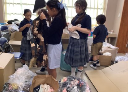 仕分け作業中です