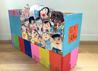 １年生が作った回収箱です