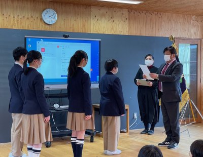学級委員・新生徒会役員任命式、校旗継承式を行いました。