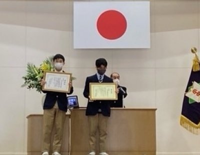 歯の健康優良校（中学校）、「私の『夢・憧れ・志』作文コンクール」学校賞を受賞しました！