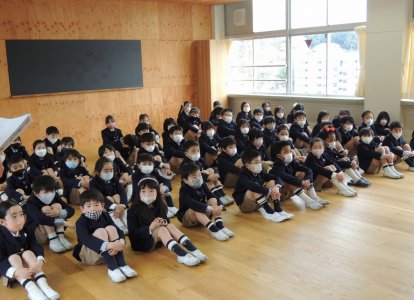 小学校　３学期表彰式
