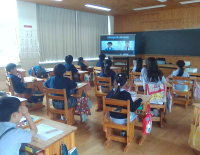 小学校 海とさかなのオンライン授業