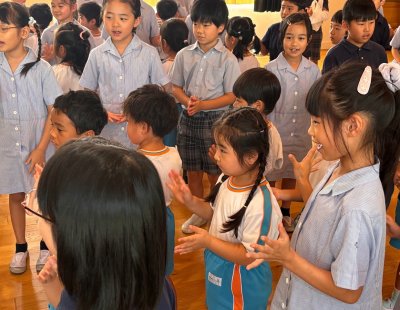G2 九文幼稚園と英語で交流を行いました！