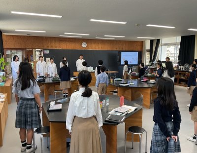 小学5年生　長崎国際大学薬学部との理科連携授業「もののとけ方」