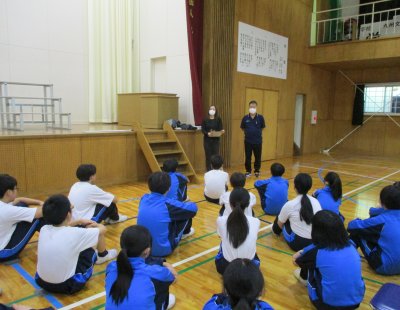 自分事に置き変える～人権学習：障がい者・高齢者疑似体験教室～