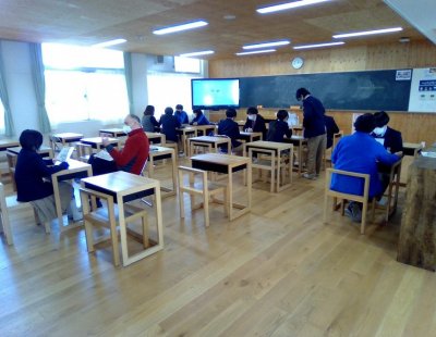 中学校昼休みの様子