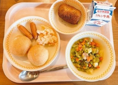 1月26日（水）【コッペパン/いちごジャム/サバの竜田揚げ/ごまじゃこキャベツ/脱脂粉乳/牛乳】