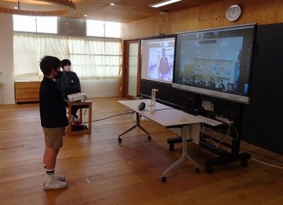 交流会の最後には、お互いの学校のこと、住んでいる長崎県、宮城県のことについて話をしました。