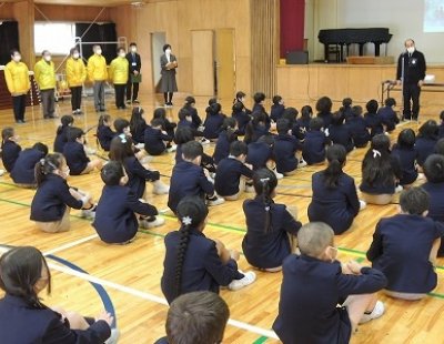 小学生の人権教室を行いました。