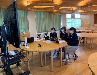 連合生徒会を行いました。