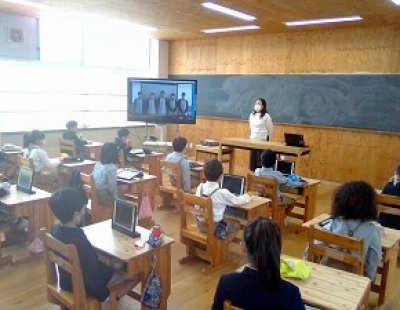 動画で「ブラッシング指導」を行いました。