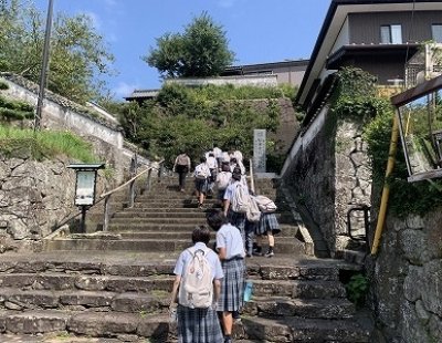 中学校２年生が松浦資料館へ校外学習に行きました