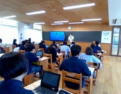 自らの生き方を主体的に考える　～中学2年生　キャリア学習～