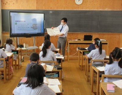 ＩＴ教育第1回校内研修全体授業を行いました。小3算数科「あまりのあるわり算」