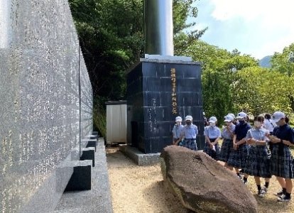 佐世保空襲 鎮魂慰霊平和祈願の塔