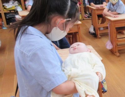 小２授業参観　道徳科「おへそのひみつ」命の学習をしました。