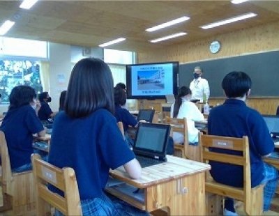 自らの生き方を主体的に考える　～中学2年生　キャリア学習～