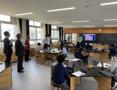 県教育委員会義務教育課の先生方が視察来校されました。