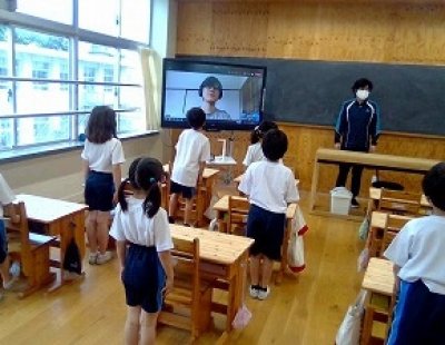 小2　ＩＴの時間「プログラミング」の学習をしています。