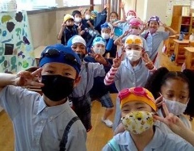 小1小2体育「水あそび」の学習が始まりました。