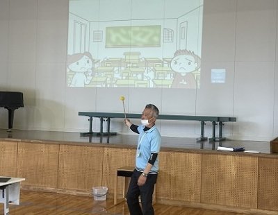 九州文化学園小中学校にダスキン「お掃除先生」がやってきた！（小1、小2）