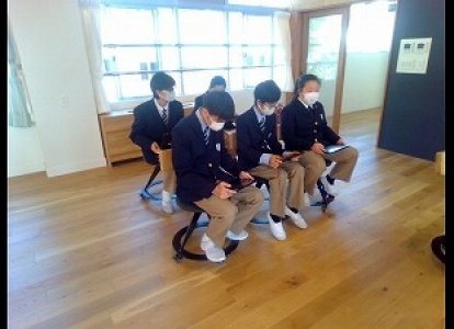 生徒会活動スローガン「誰もが楽しく過ごせる学校に」