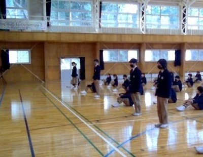 ３学期の学級委員の任命式を行いました。（中学生）