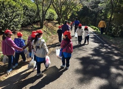青少年の天地で秋さがしを行いました。