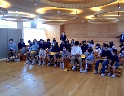 大きな教室プロジェクトを行いました！（中学１年生・小学１年生）