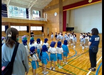 幼稚園との交流学習