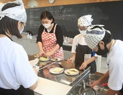 中学1年生が商品の試作の2回目を行いました！