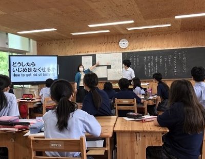 中学校1年生が「命」をテーマに道徳の授業を行いました。