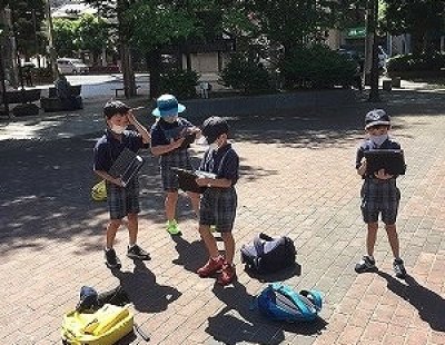 小学校2年生が町探険に行ってきました。