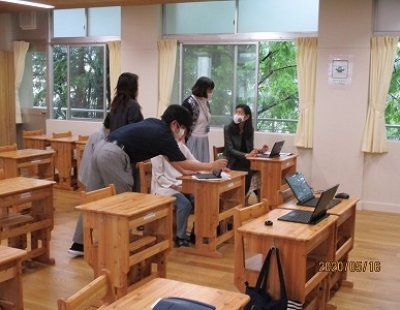 保護者対象のタブレット講習会を行いました。