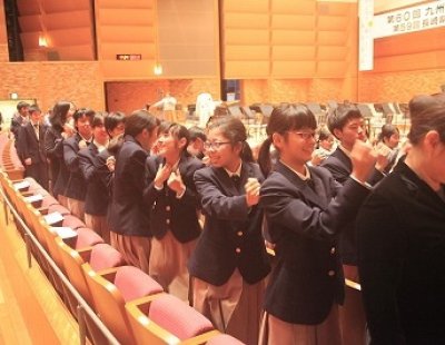 １１月２２日（金）九州音楽教育研究大会長崎大会に本校中学生が出演しました。