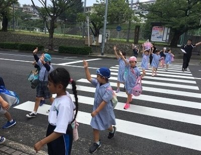 小学校でプールの授業がはじまりました。
