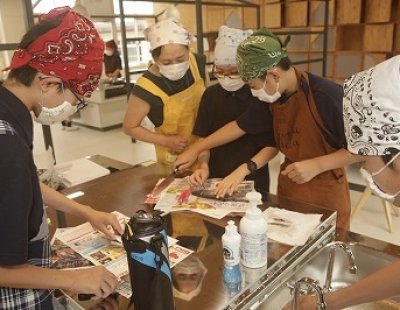 中学校で調理実習が行われました。