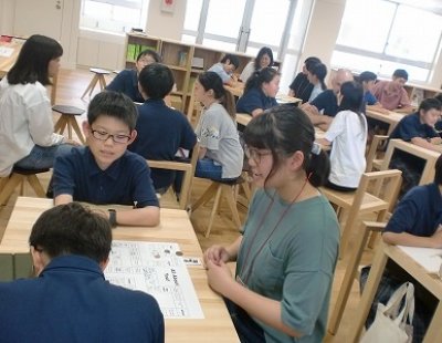 長崎短期大学の学生が2回目のEnglish Teaching Projectを行いました。