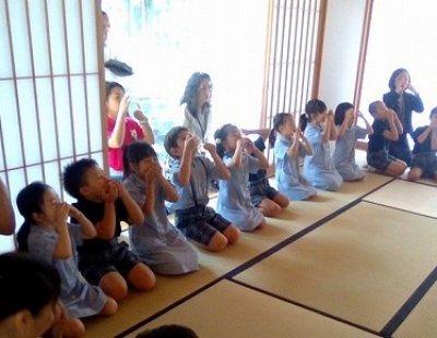 本日の小学校茶道授業では？
