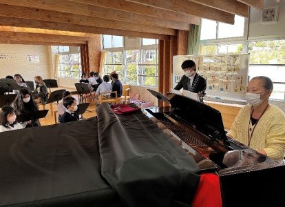 ④