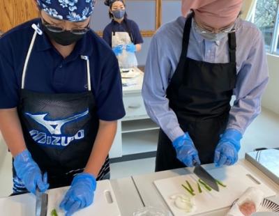 中学２年生　調理実習  「魚のホイル焼き」を作りました。