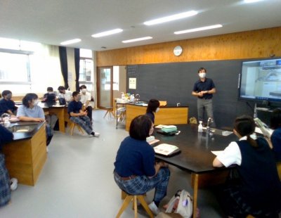 中学1年生探求（理科）佐世保工業高等専門学校 物質工学科との共同プロジェクトがはじまりました！