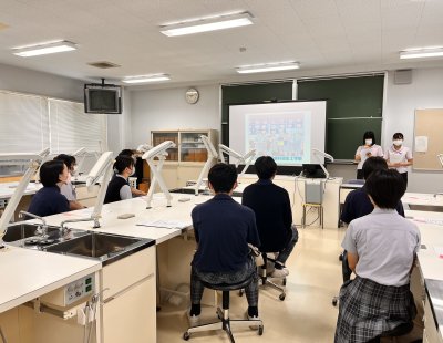 9月29日　中学2年生歯科衛生士学院で歯科衛生士体験をしました