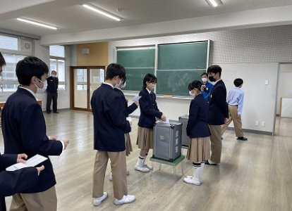 ８