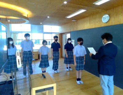令和４年度２学期学級委員任命式、生徒集会を行いました。